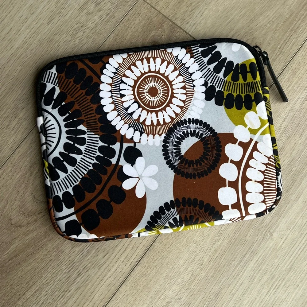 Vera Bradley Cocoa Moss Neoprene Tablet Sleeve.
